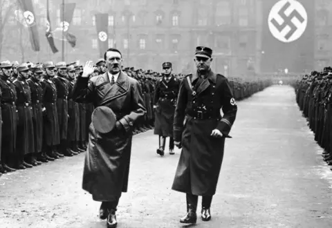Hitler foi preso por tentativa de golpe dez anos antes de chegar ao poder na Alemanha