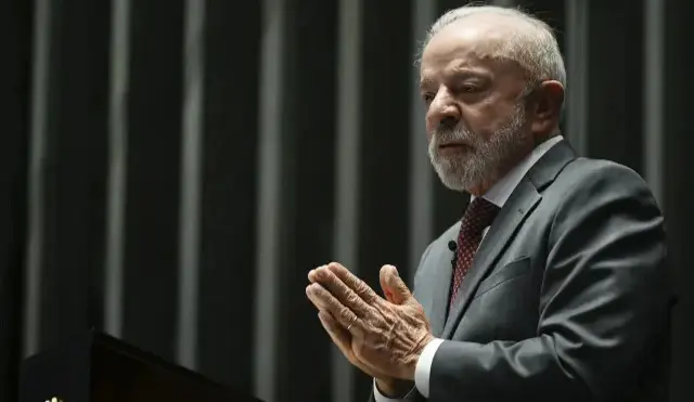 Passe Livre aos fins de semana: Lula prepara proposta de transporte gratuito