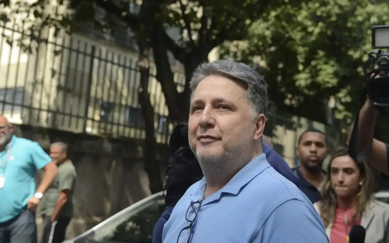 Garotinho desiste de recurso e eleição do RJ pode acabar em 1º turno