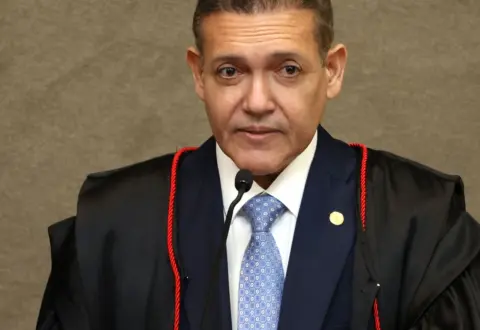 Kassio pede à PGR parecer sobre revisão da pena de Bolsonaro