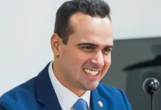 Lucas Ribeiro é reeleito governador da Paraíba no primeiro turno