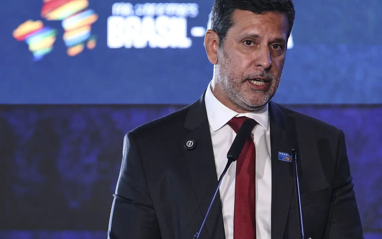 MEC irá pedir investigação de ameaças a universidades em redes sociais