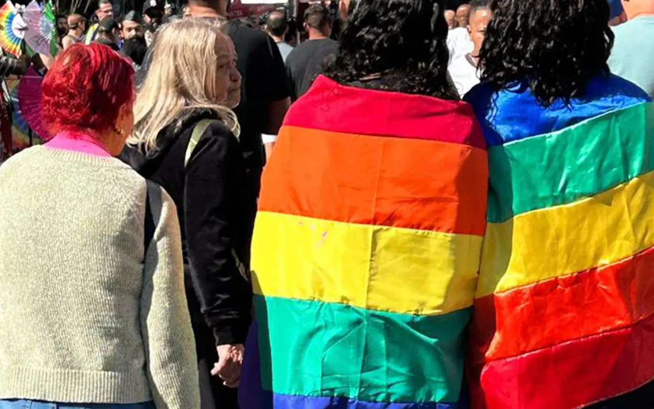 Monitoramento aponta 13 mil ataques a contas de candidaturas LGBT+