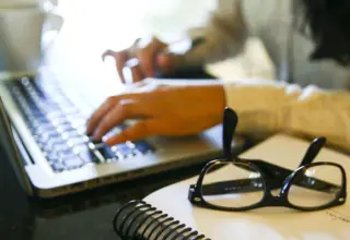 Programa oferece cursos gratuitos sobre IA para professores