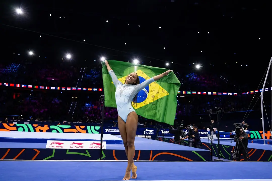 Rebeca Andrade conquista o tri no Mundial de Ginástica na Holanda