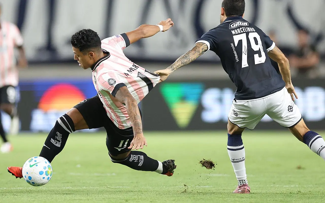 Remo volta a vencer após 12 jogos e complica Botafogo no Brasileirão