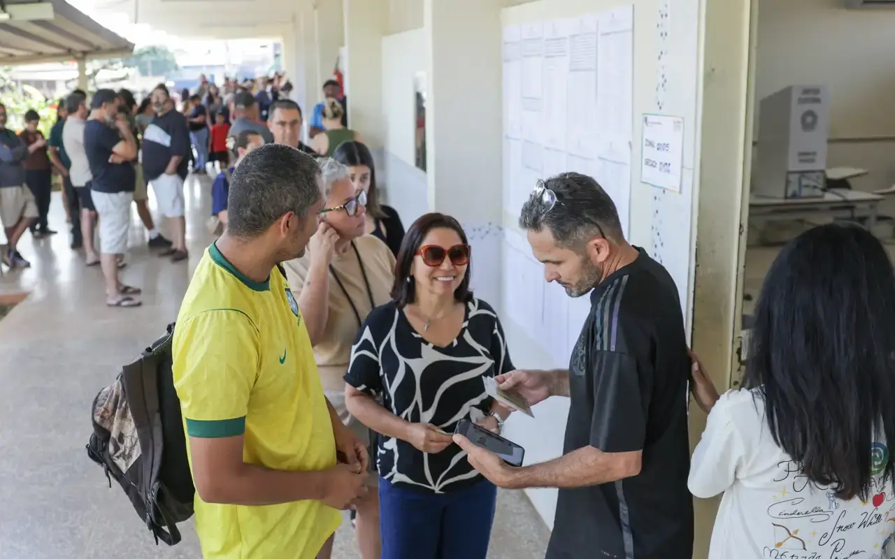 Trabalhador tem direito de sair do serviço para votar; confira a lei
