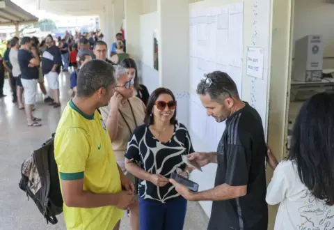 Trabalhador tem direito de sair do serviço para votar; confira a lei