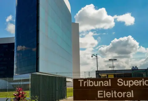 TSE decide que Globo não poderá exibir cadeira vazia em debate